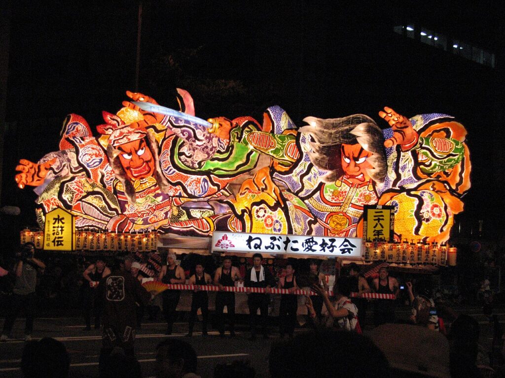 青森ねぶた祭の宿は穴場エリアが狙い目|弘前・五所川原との違いも