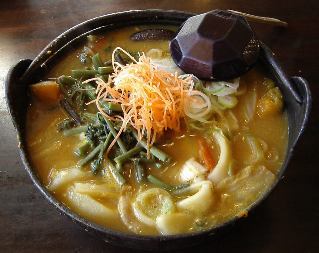 ほうとうのお取り寄せ|山梨の郷土料理の背景と選び方・作り方のコツ